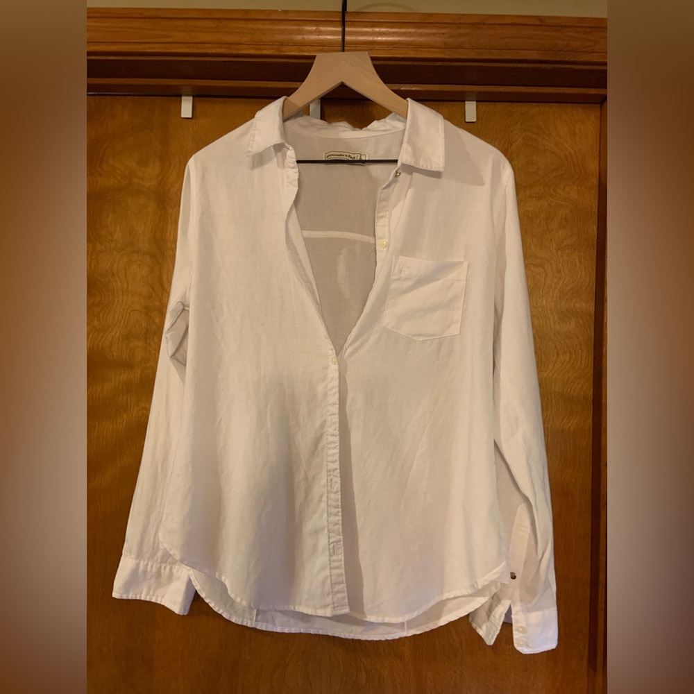 EUC // Abercrombie Button-up Shirt in White
